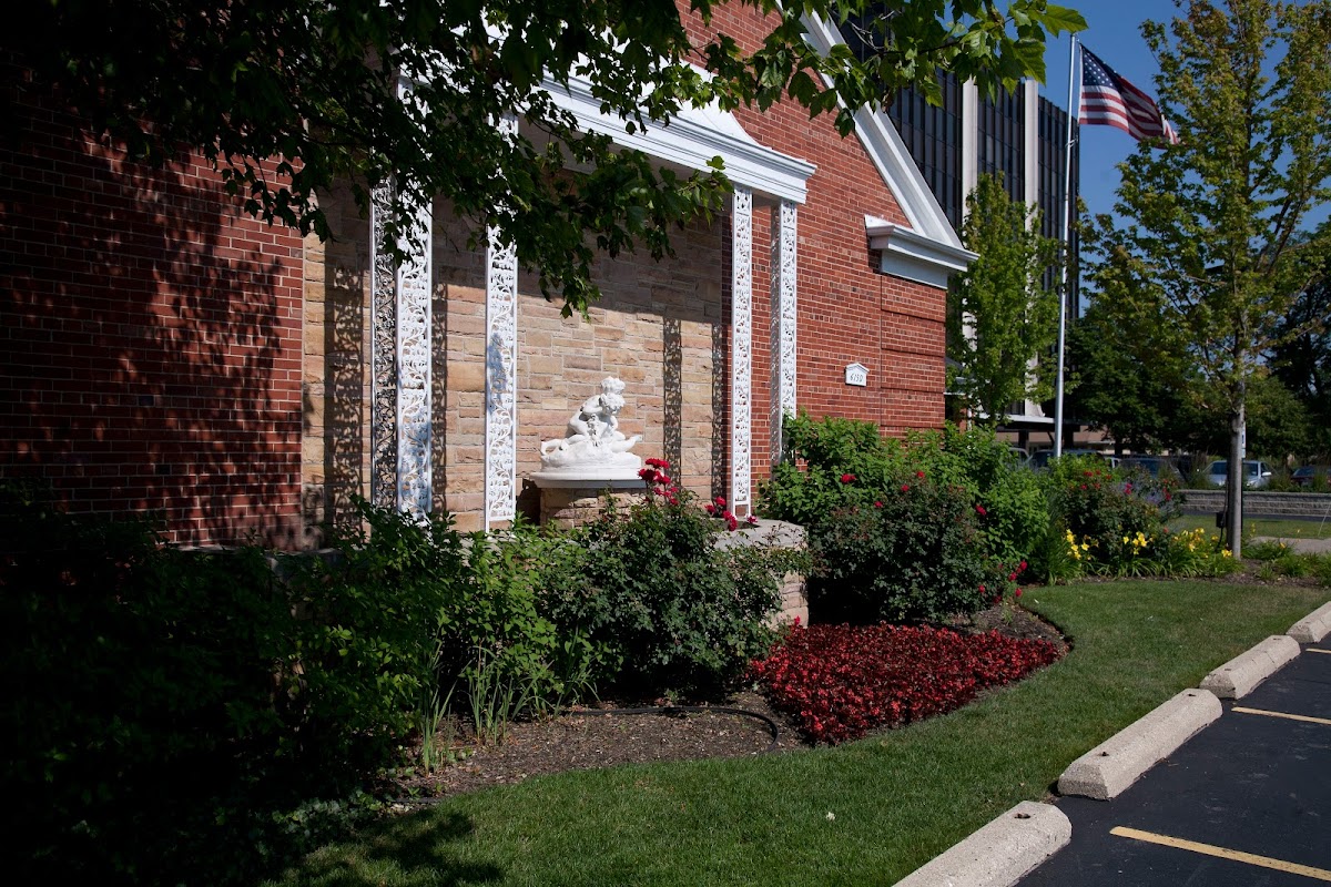 Adinamis Funeral Home building in Chicago, Illinois