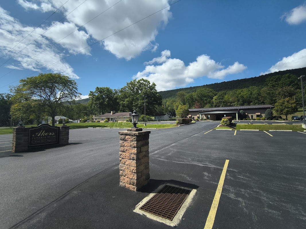 Akers Funeral Home building in Everett, Pennsylvania