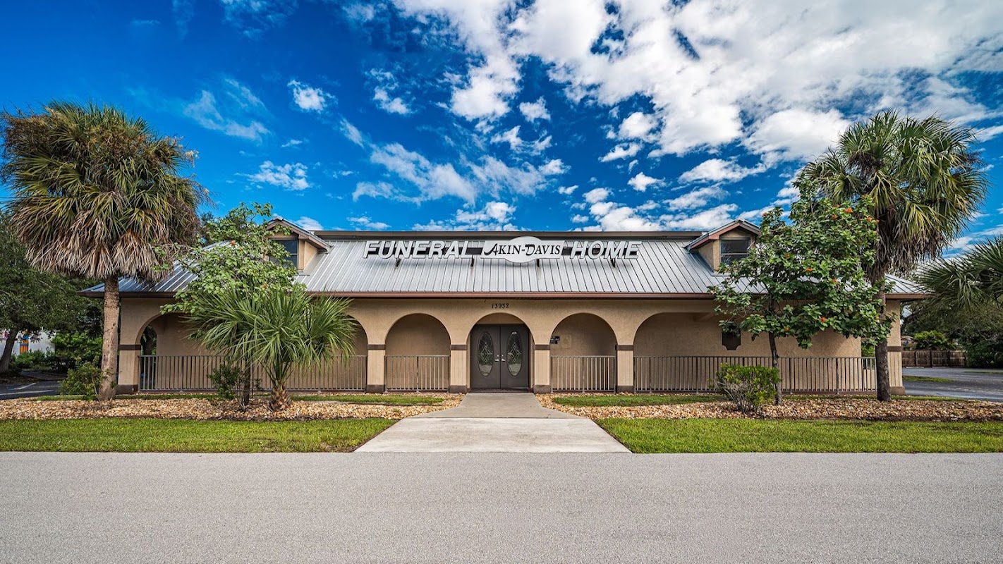 Akin-Davis Funeral Home - Fort Myers building in Fort Myers, Florida