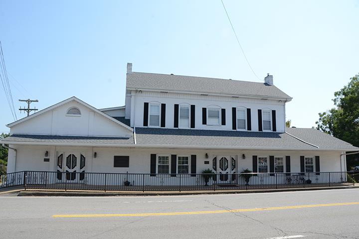 Anglin Funeral Home building in Dover, Tennessee