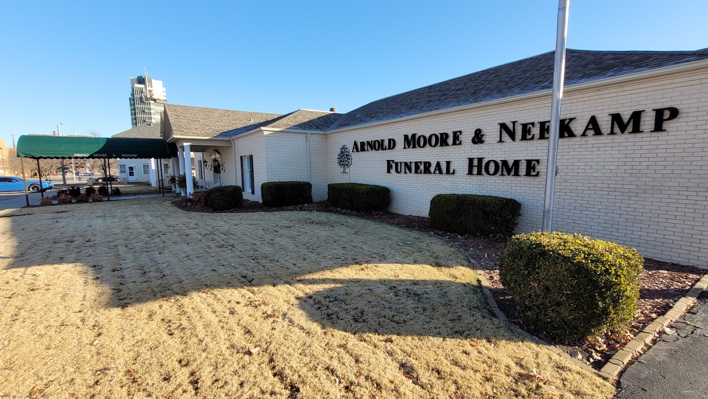 Arnold Moore and Neekamp Funeral Home building in Bartlesville, Oklahoma