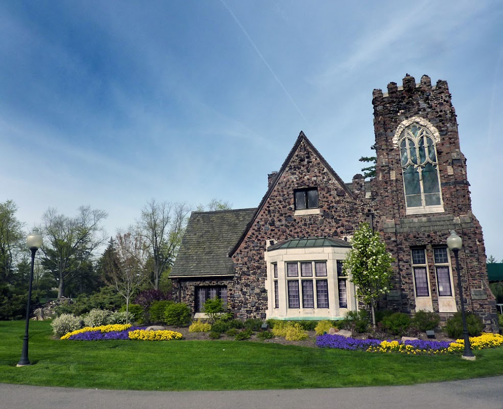 Blessing-Hine Funeral Home building in Twinsburg, Ohio