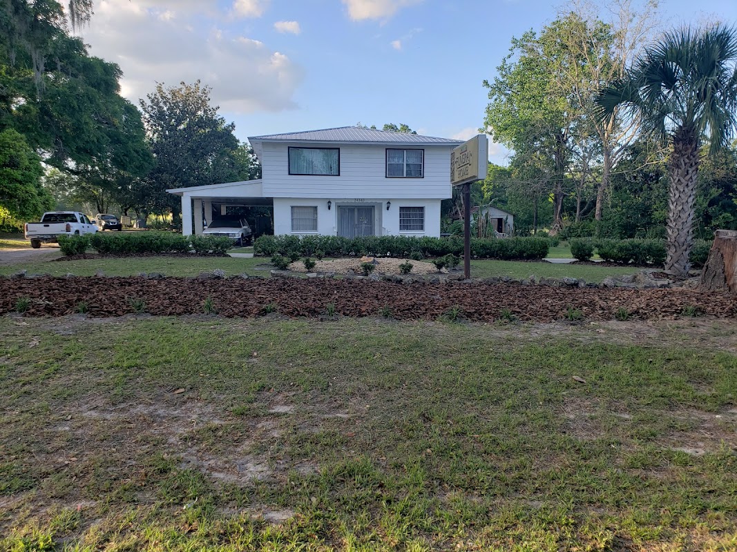 Booker T Hunt Funeral Home building in Newberry, Florida