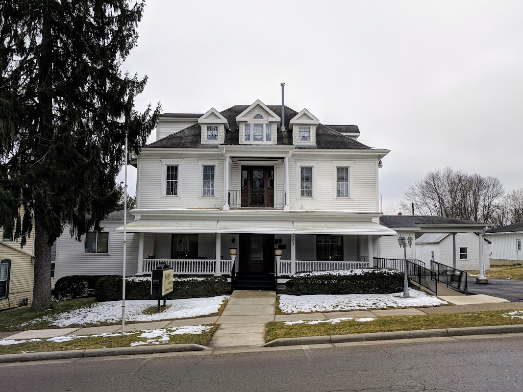 Bope-Thomas Funeral Home building in Somerset, Ohio