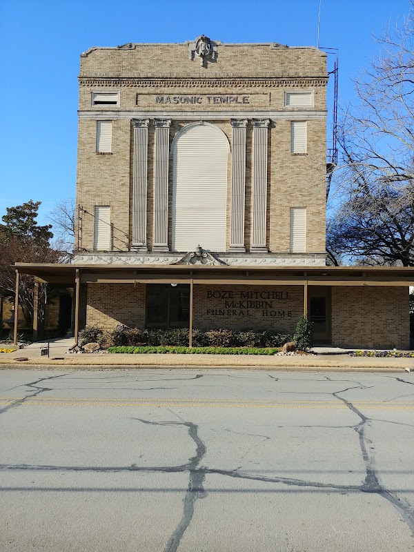 Boze Mitchell McKibbin Funeral Home - Waxahachie building in Waxahachie, Texas