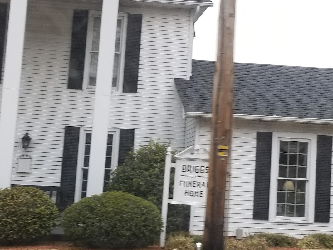 Briggs Funeral Service building in Denton, North Carolina