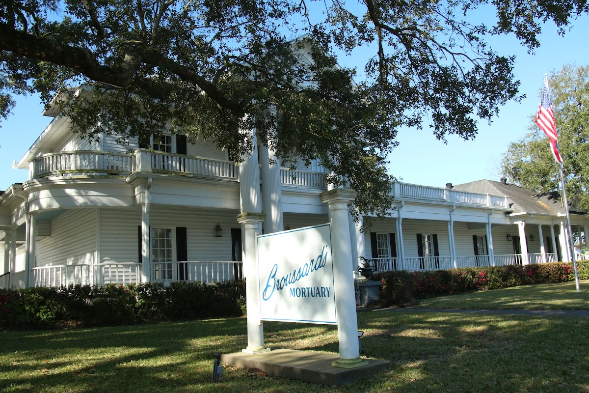 Broussard's Mortuary - Nederland building in Nederland, Texas