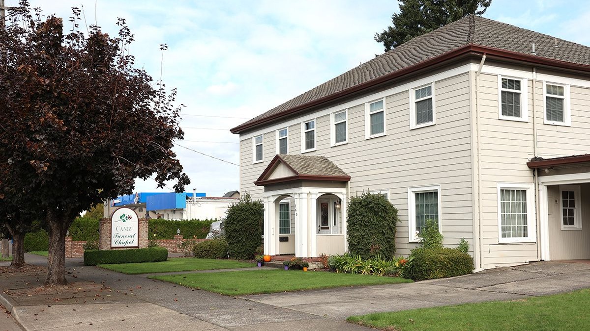 Canby Funeral Chapel building in Canby, Oregon