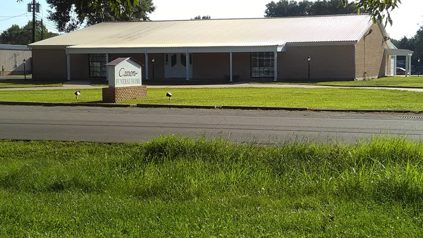 Canon Funeral Home building in Waller, Texas
