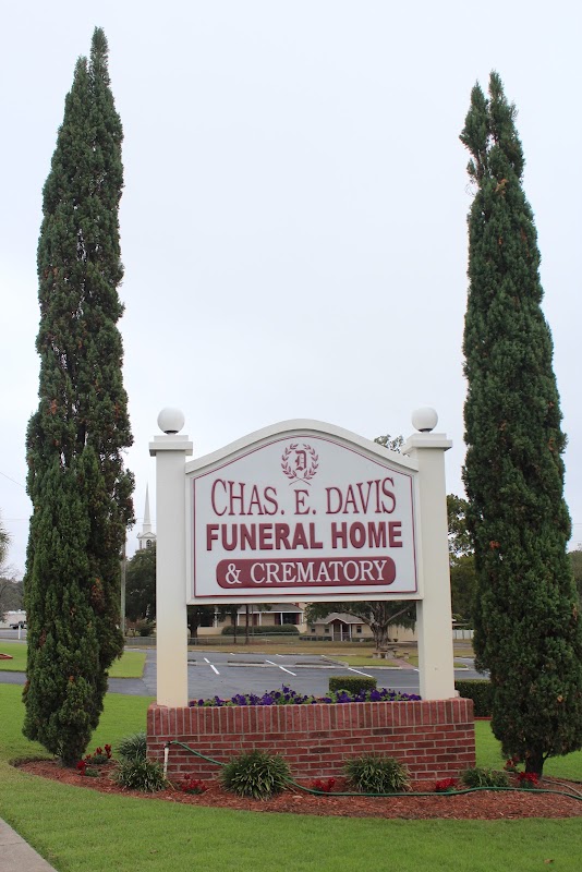 Chas E. Davis Funeral Home & Crematory building in Inverness, Florida