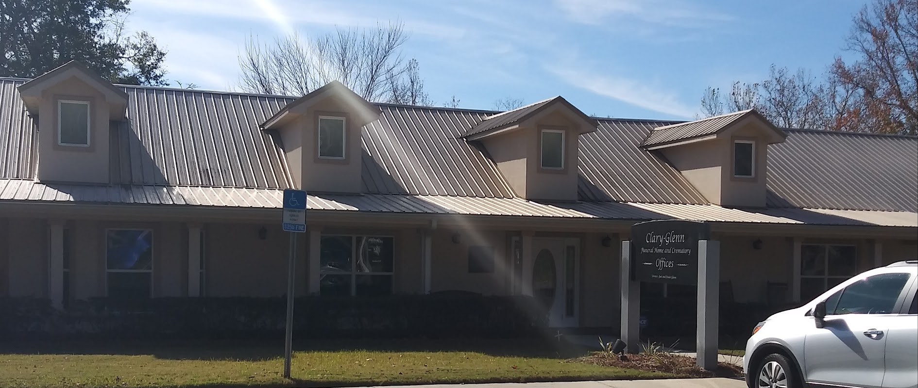 Clary-Glenn Funeral Homes & Crematory building in Defuniak Springs, Florida