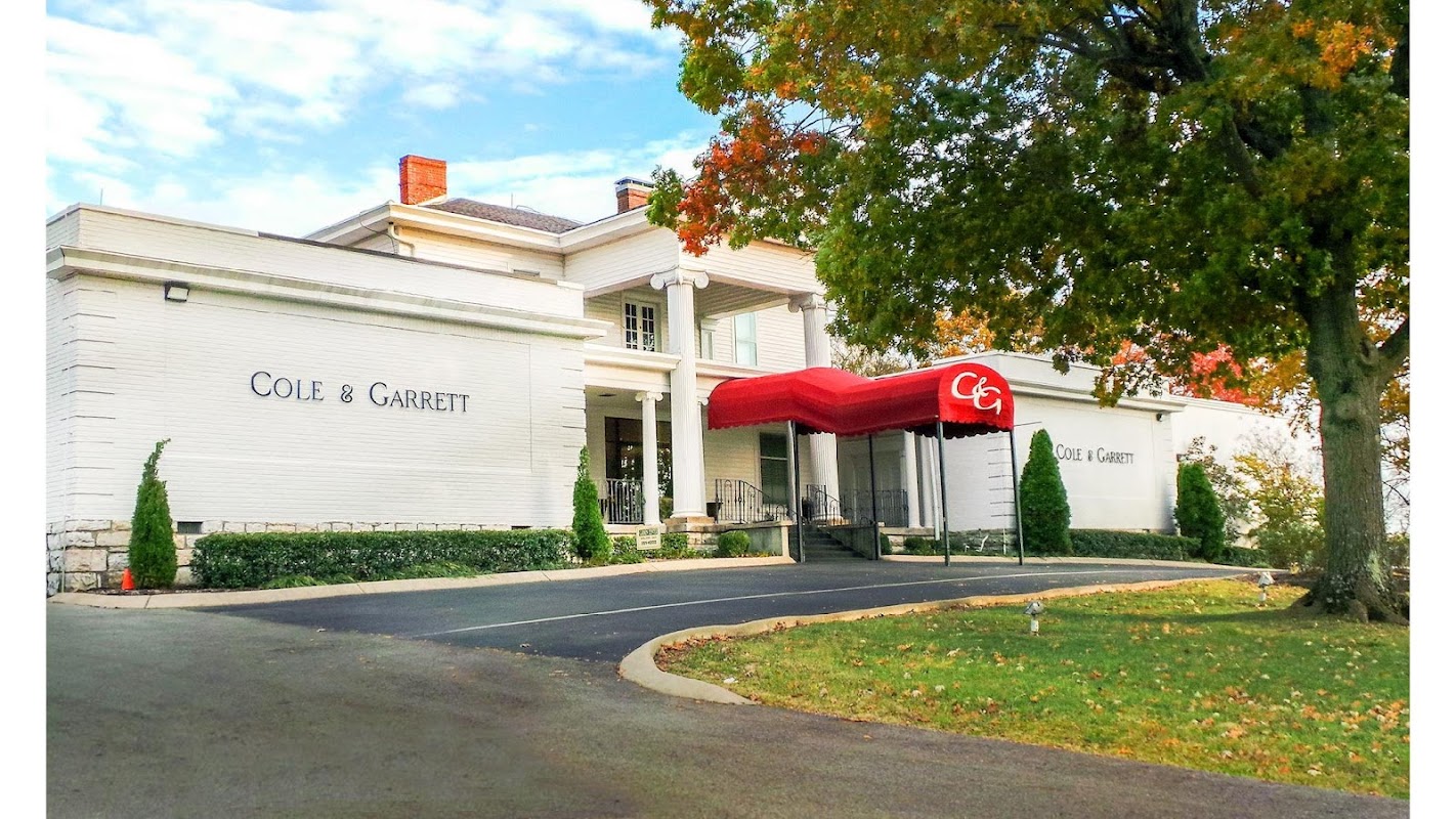 Cole & Garrett Funeral Home and Cremation Service building in Hendersonville, Tennessee