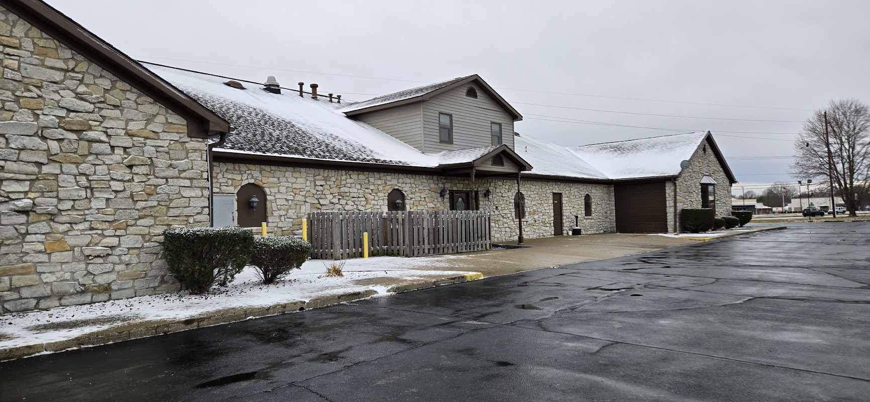 Conkle Funeral Home building in Avon, Indiana