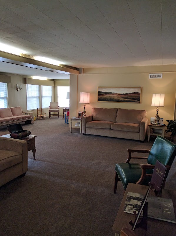 Crafton-Cantrell Funeral Home building in Aurora, Missouri