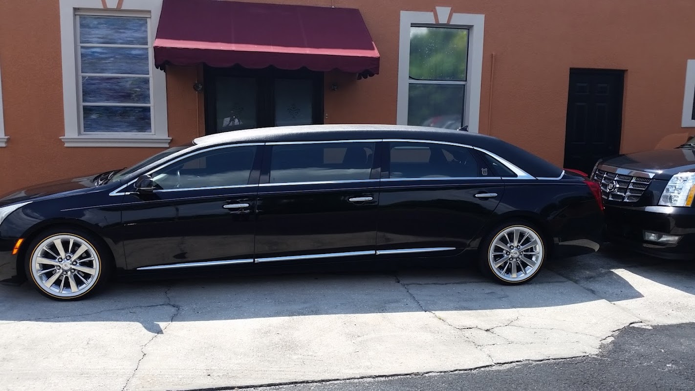Crisp-Coon Funeral Homes building in Winter Haven, Florida