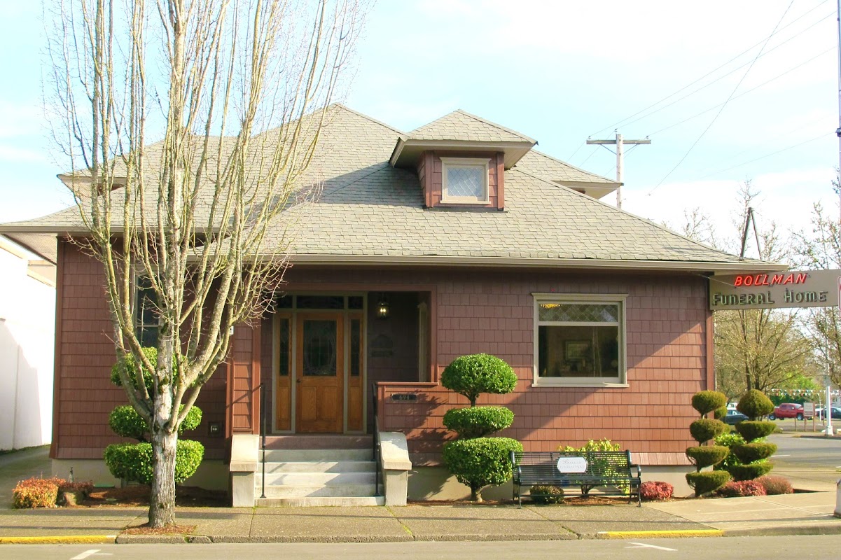 Dallas Mortuary Tribute Center building in Dallas, Oregon