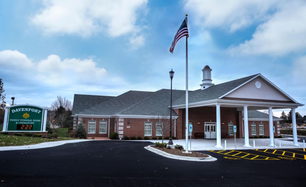 Davenport Family Funeral Homes & Crematory building in Lake Zurich, Illinois