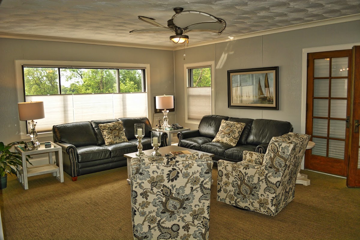 David Lee Funeral Home & Cremation Services building in Wayzata, Minnesota