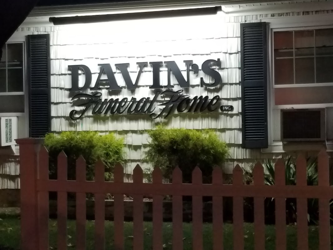 Davin'S Funeral Home Inc building in Mastic, New York