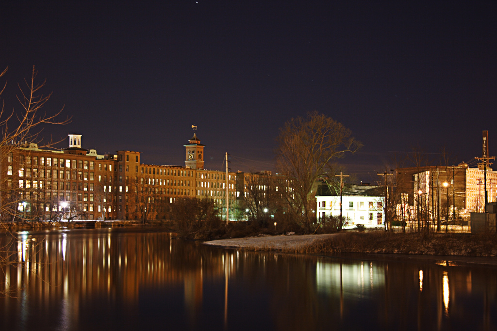 Davis Funeral Home, Llc building in Nashua, New Hampshire
