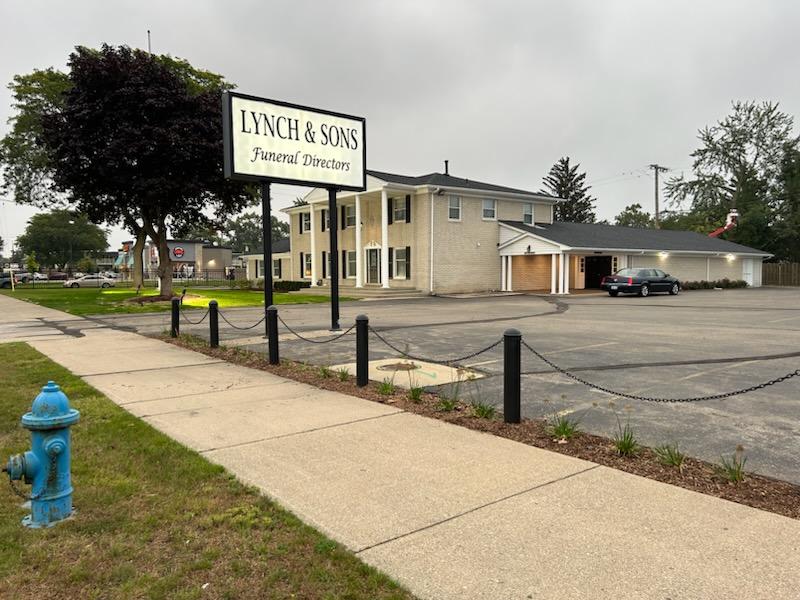 Donelson-Johns & Evans Funeral Home building in Waterford, Michigan