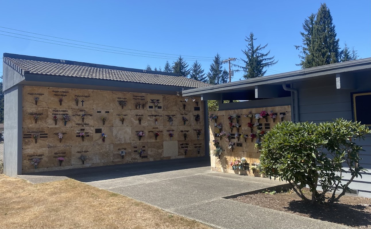 Dunes Memorial Chapel building in Reedsport, Oregon