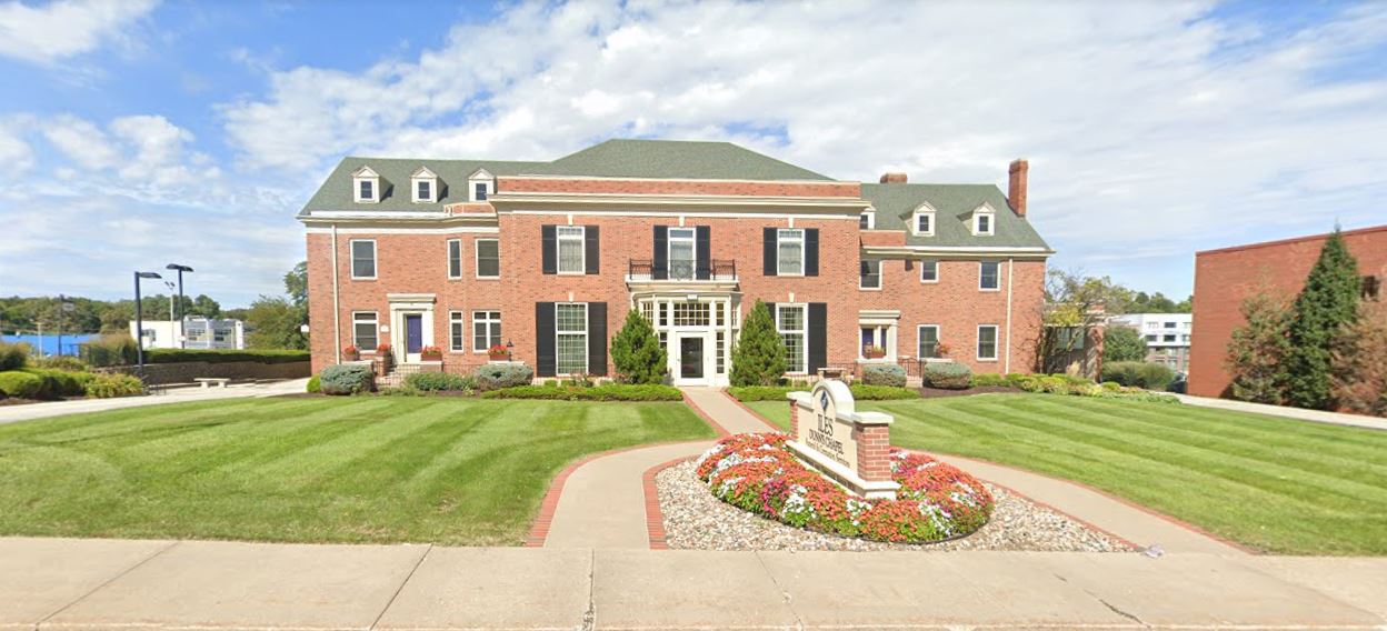Dunn's Funeral Home & Crematory building in Des Moines, Iowa