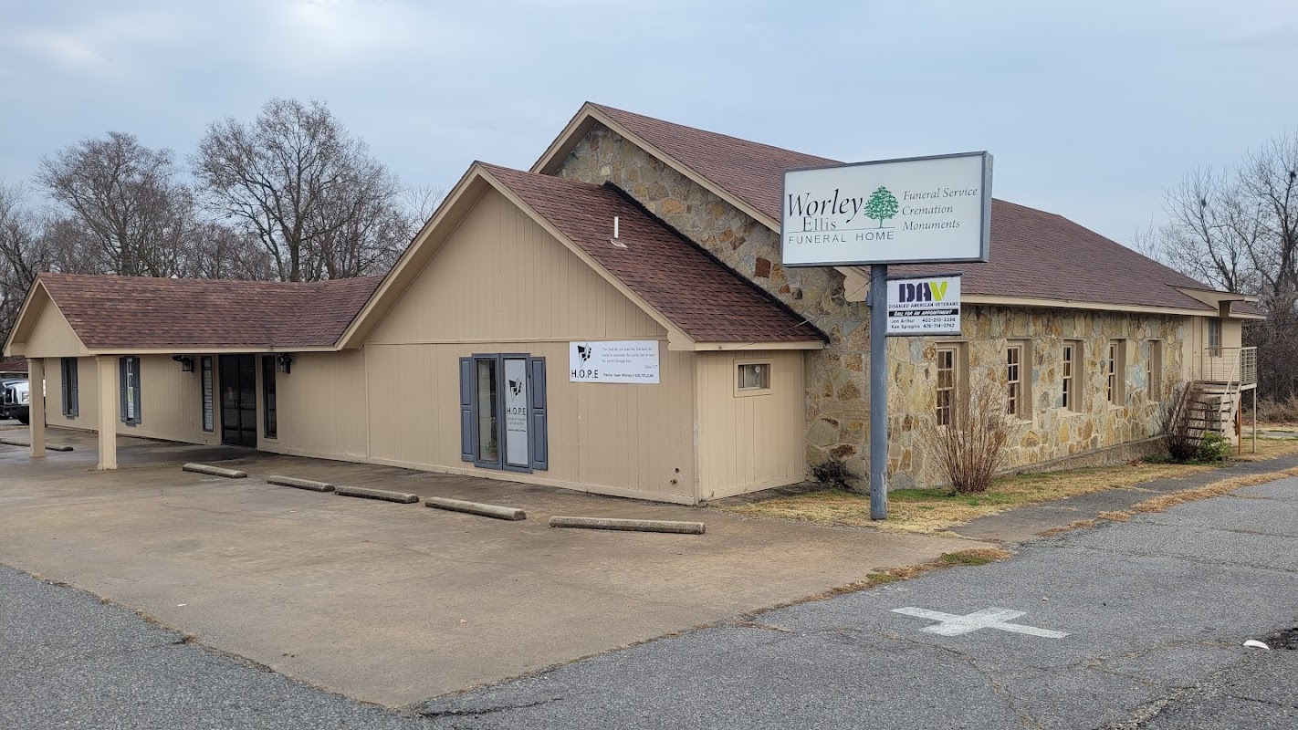 Ellis Family Funeral Home building in Grove, Oklahoma