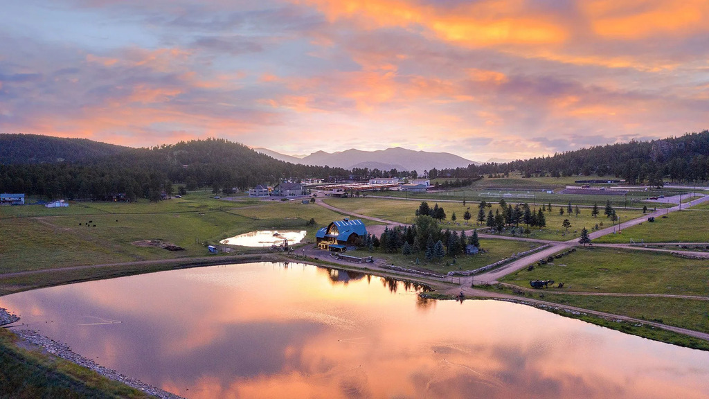 Evergreen Memorial Park building in Evergreen, Colorado