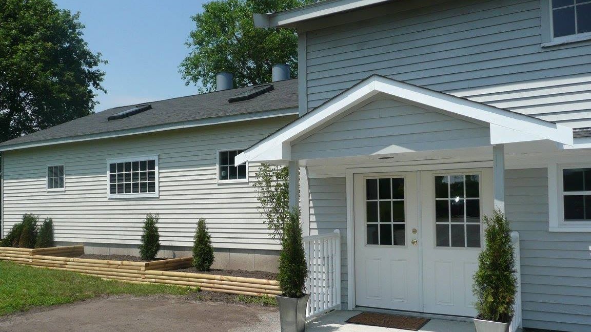 Family'S Choice Cremation building in Warren, Rhode Island