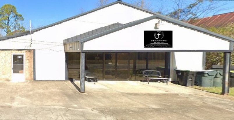 Ferguson Brothers Funeral Home building in Rochelle, Georgia