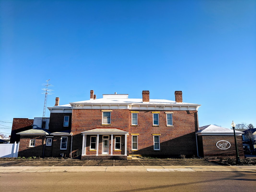 Frank E Smith Funeral Home building in Lancaster, Ohio