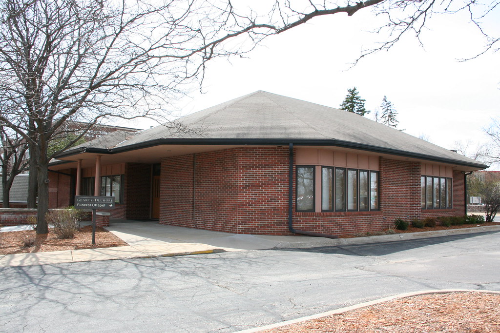 Gearty-Delmore Park Funeral Chapel building in Saint Louis Park, Minnesota