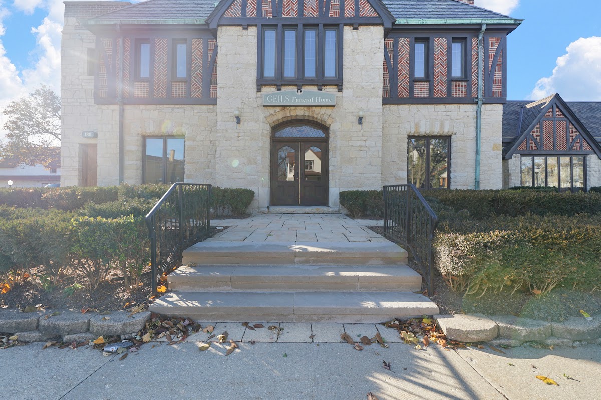 Geils Funeral Home - Bensenville building in Bensenville, Illinois
