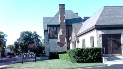 Geils Funeral Home building in Wood Dale, Illinois