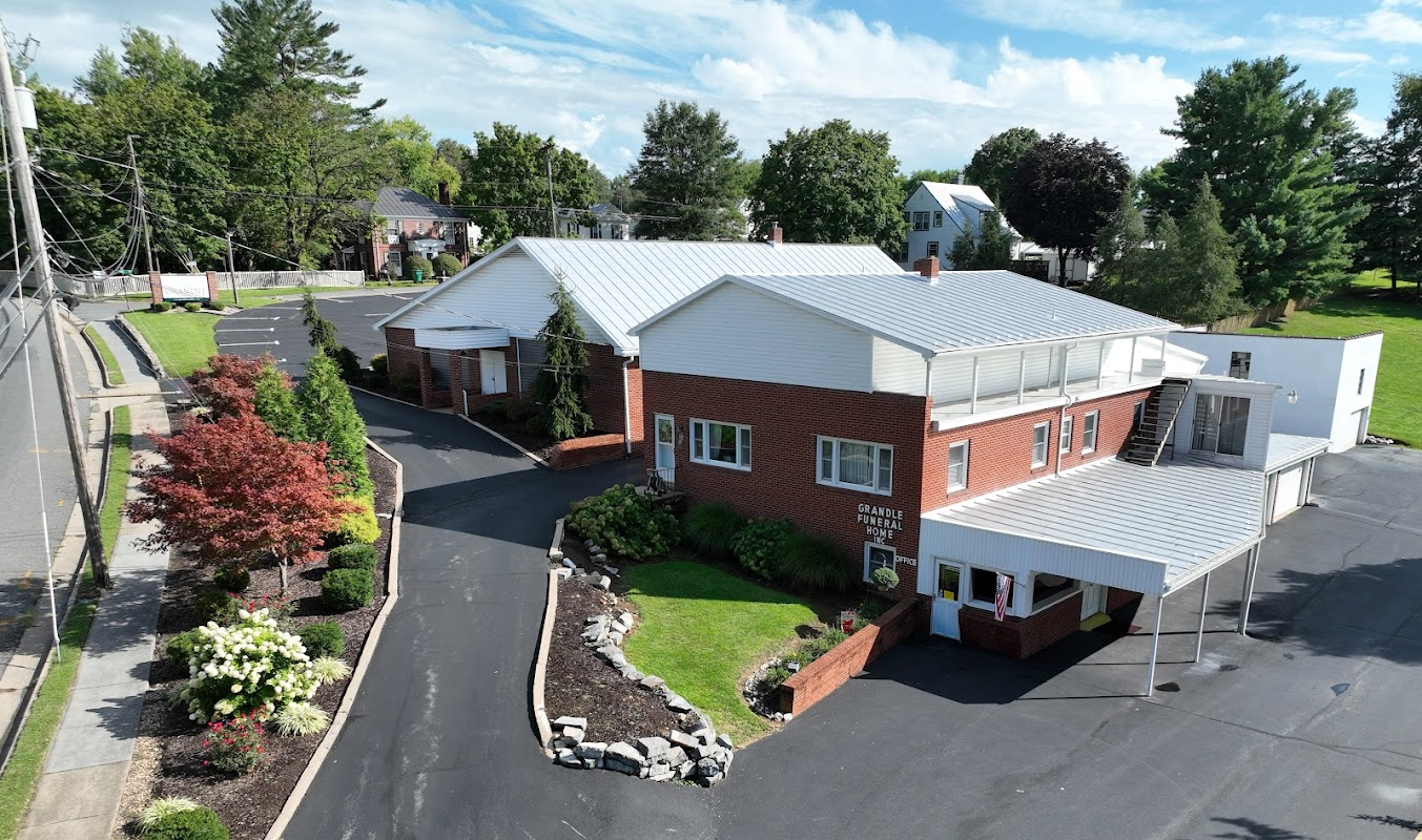 Grandle Funeral Home building in Broadway, Virginia