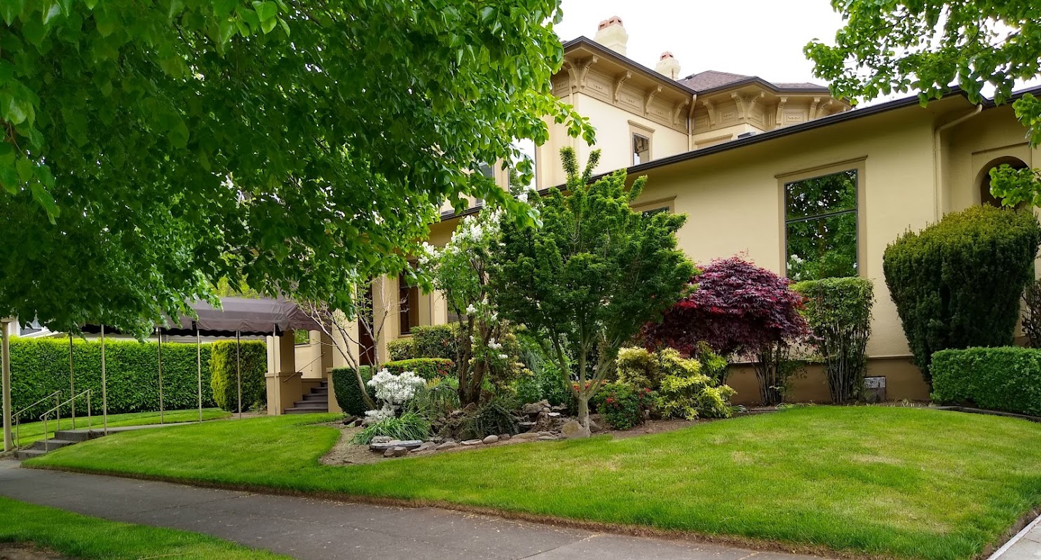 Hamilton-Mylan Funeral Home building in Vancouver, Washington