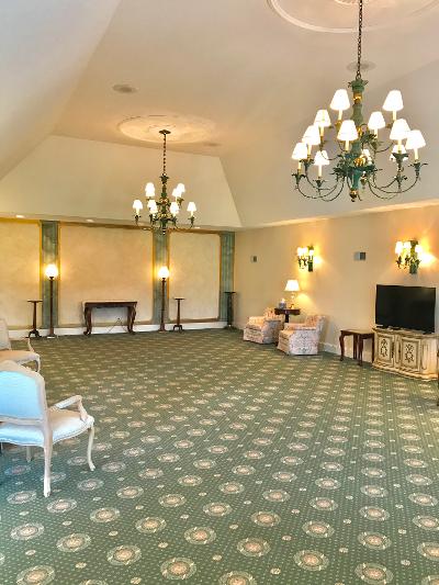Holcomb-Henry-Boom-Purcell Funeral Homes - Shoreview building in Shoreview, Minnesota