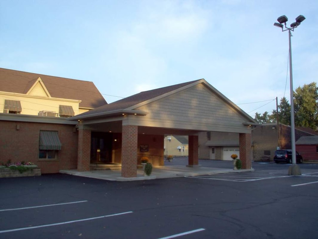 Holeton-Yuhasz Funeral Home building in Niles, Ohio