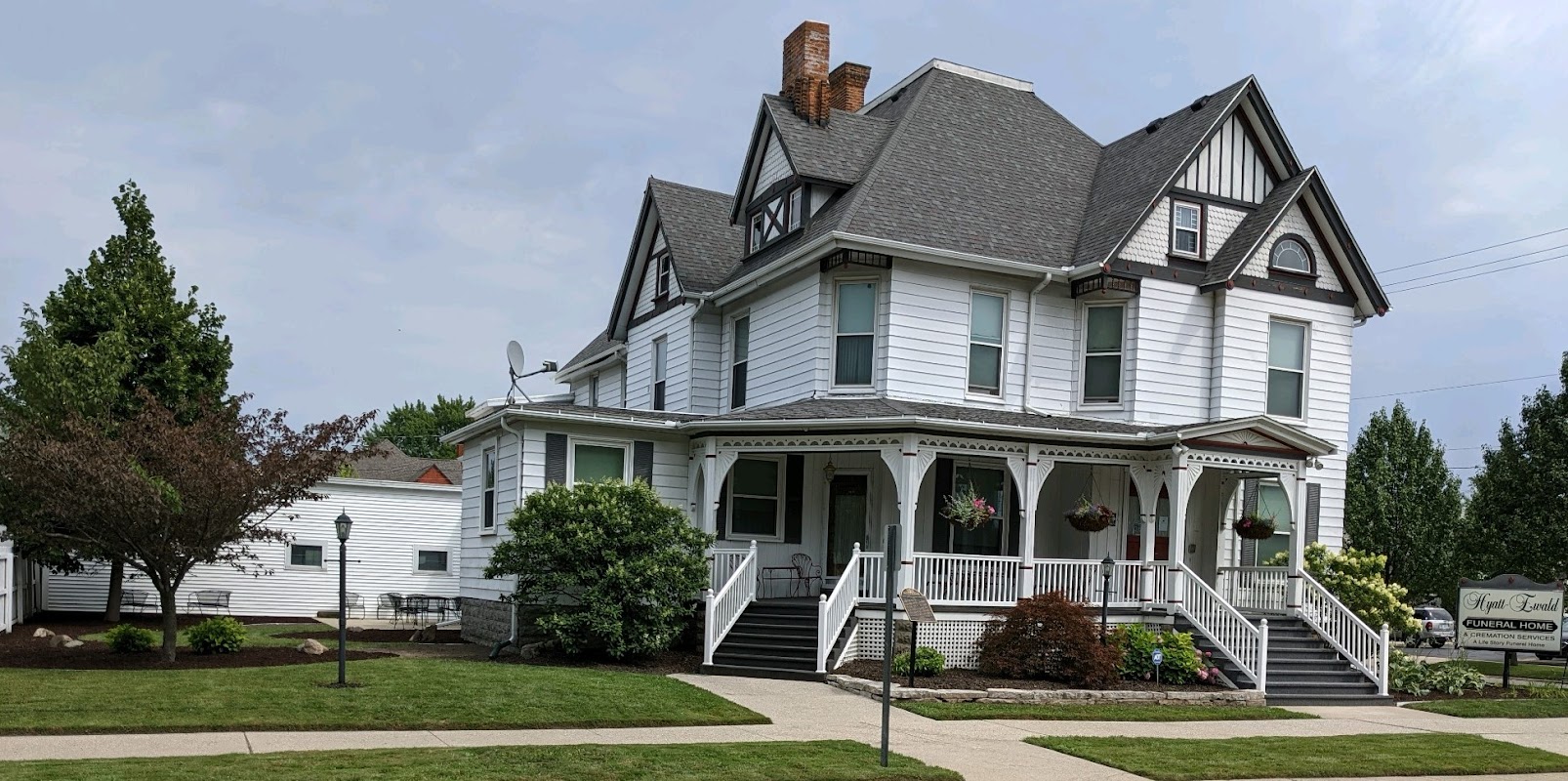 Hyatt-Ewald Funeral Home building in Bay City, Michigan