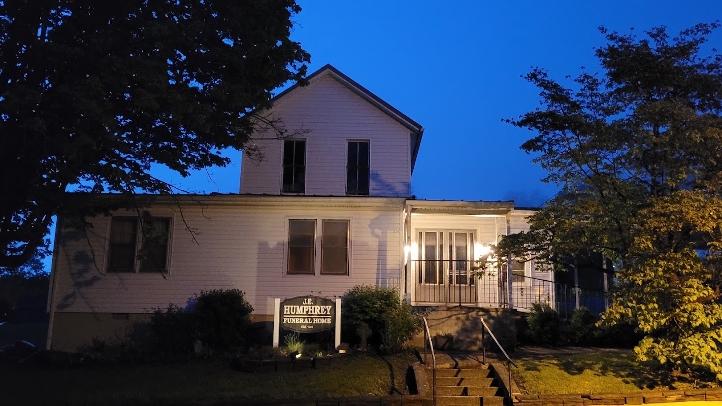 J.E. Humphrey Funeral Home building in Shawnee, Ohio