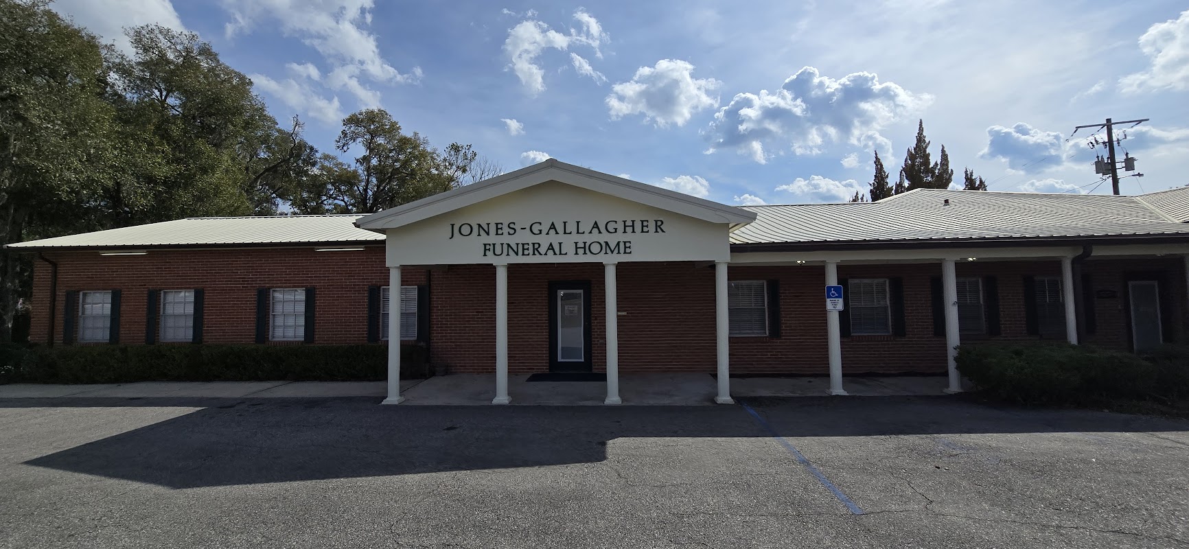Jones-Gallagher Funeral Home building in Keystone Heights, Florida