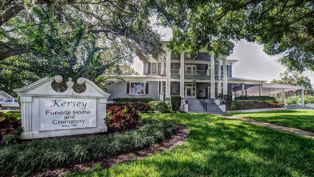 Kersey Funeral Home building in Auburndale, Florida