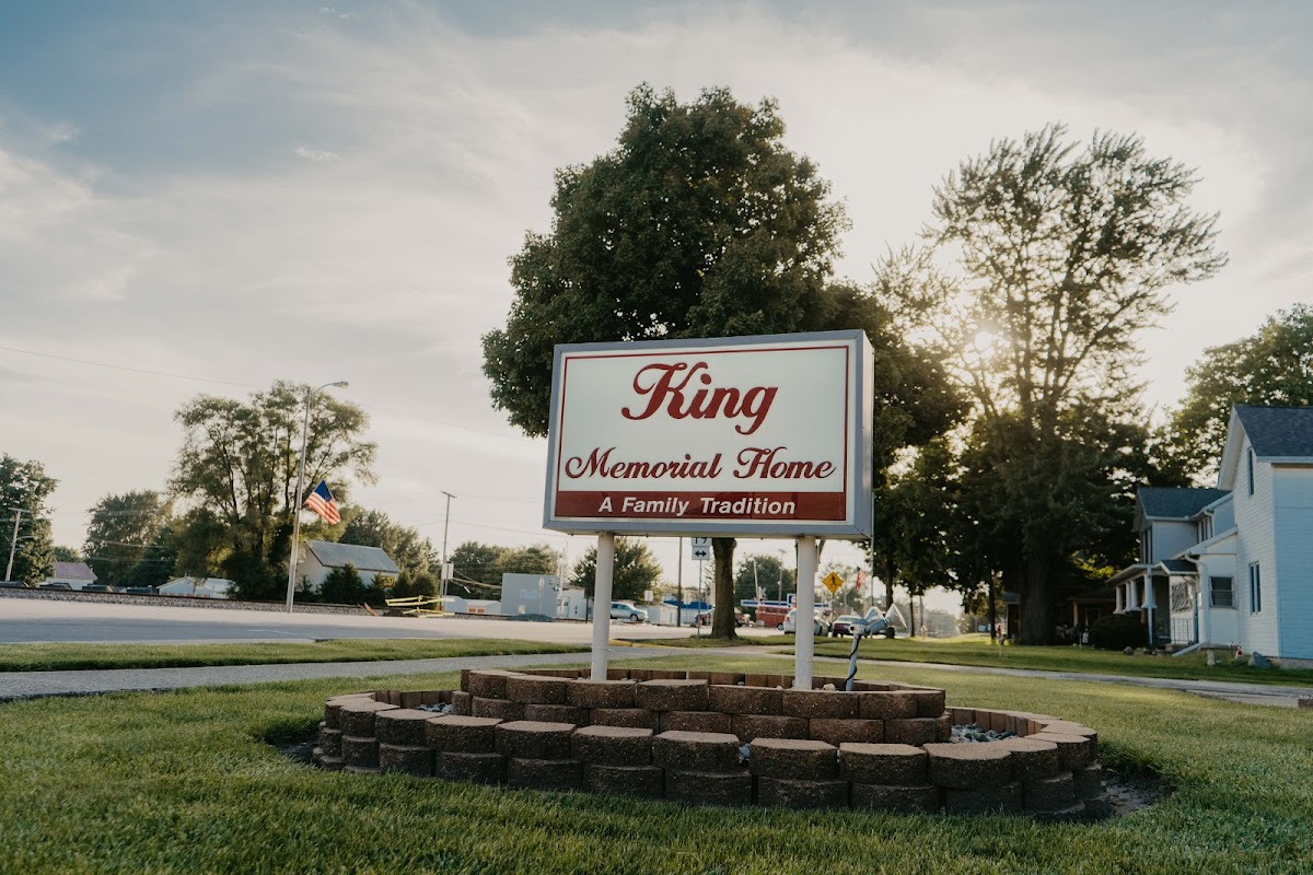 King Memorial Home building in Mentone, Indiana