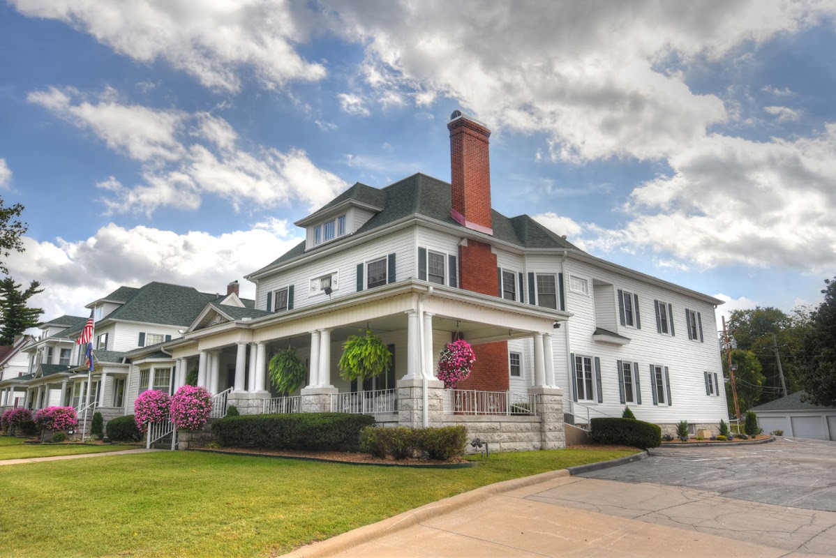 Knell Mortuary building in Carthage, Missouri