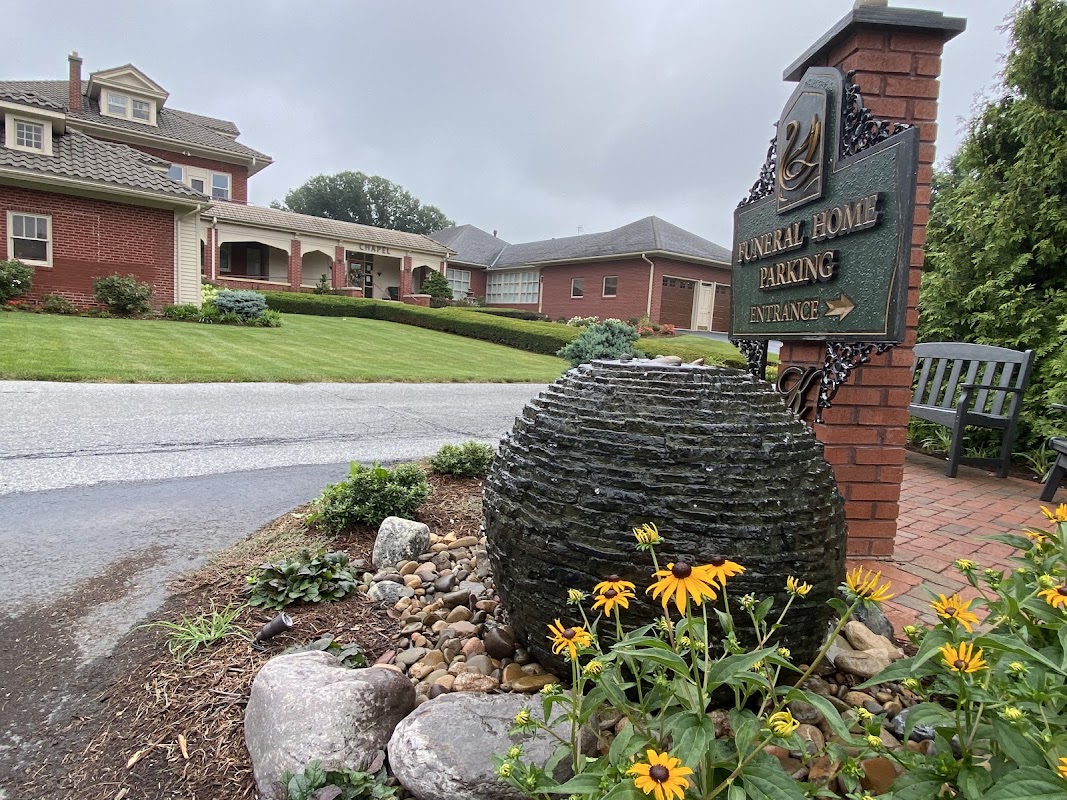 Kreamer Funeral Home & Crematory building in Annville, Pennsylvania