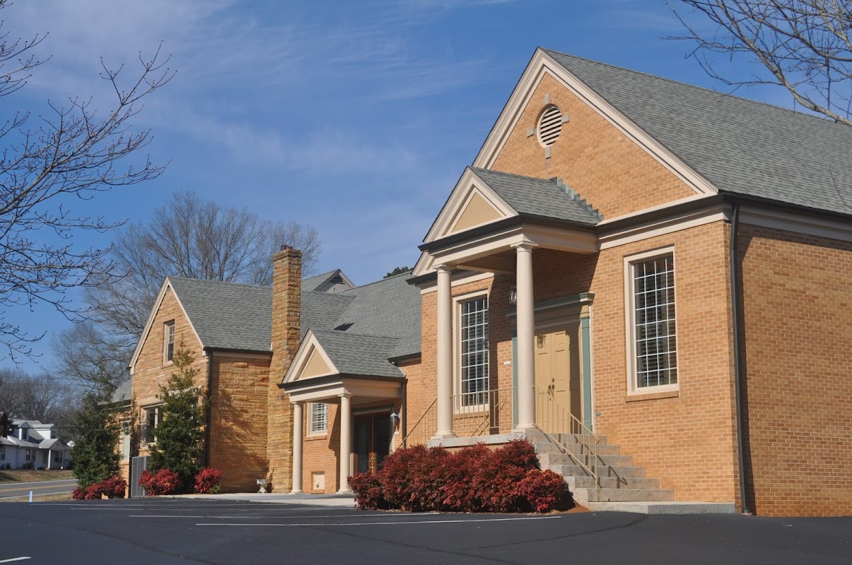 Kyker Funeral Home building in Kingston, Tennessee