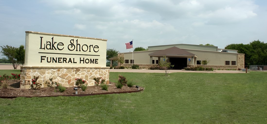 Lake Shore Funeral Home building in Waco, Texas