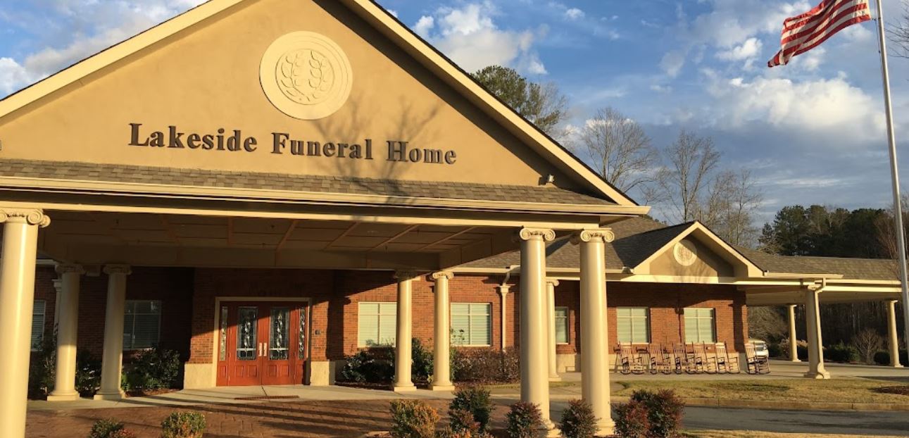 Lakeside Funeral Home building in Woodstock, Georgia