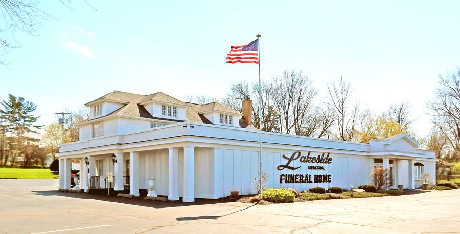 Lakeside Memorial Funeral Home Inc building in Hamburg, New York